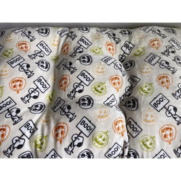 PEANUTS SNOOPY Halloween Dog Cozy Pet BED Super Soft Jack O Lantern BOO 39 X 26” - Picture 16 of 16
